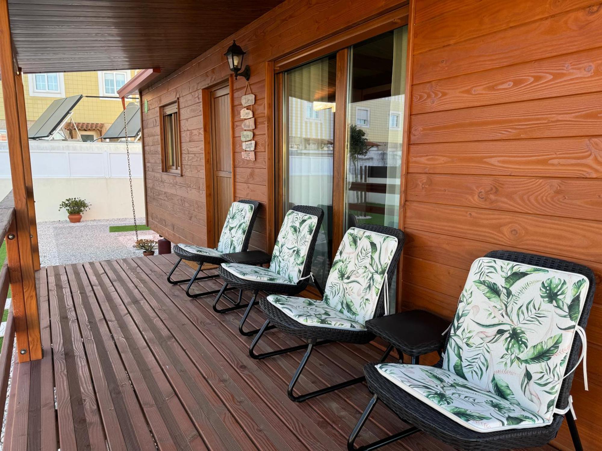 Acolhedora Casa De Ferias T2 Com Espaco Exterior *