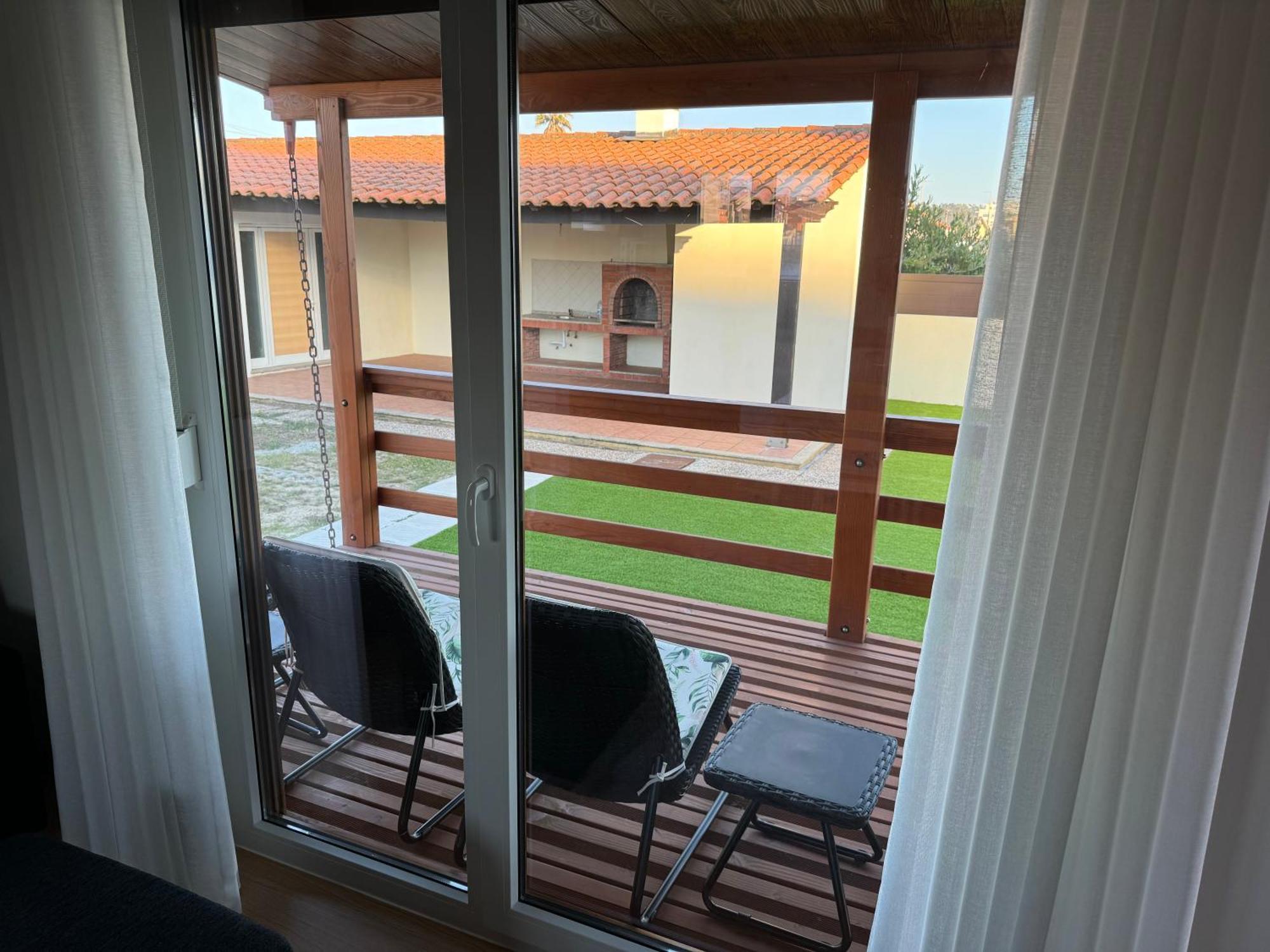 Acolhedora Casa De Ferias T2 Com Espaco Exterior